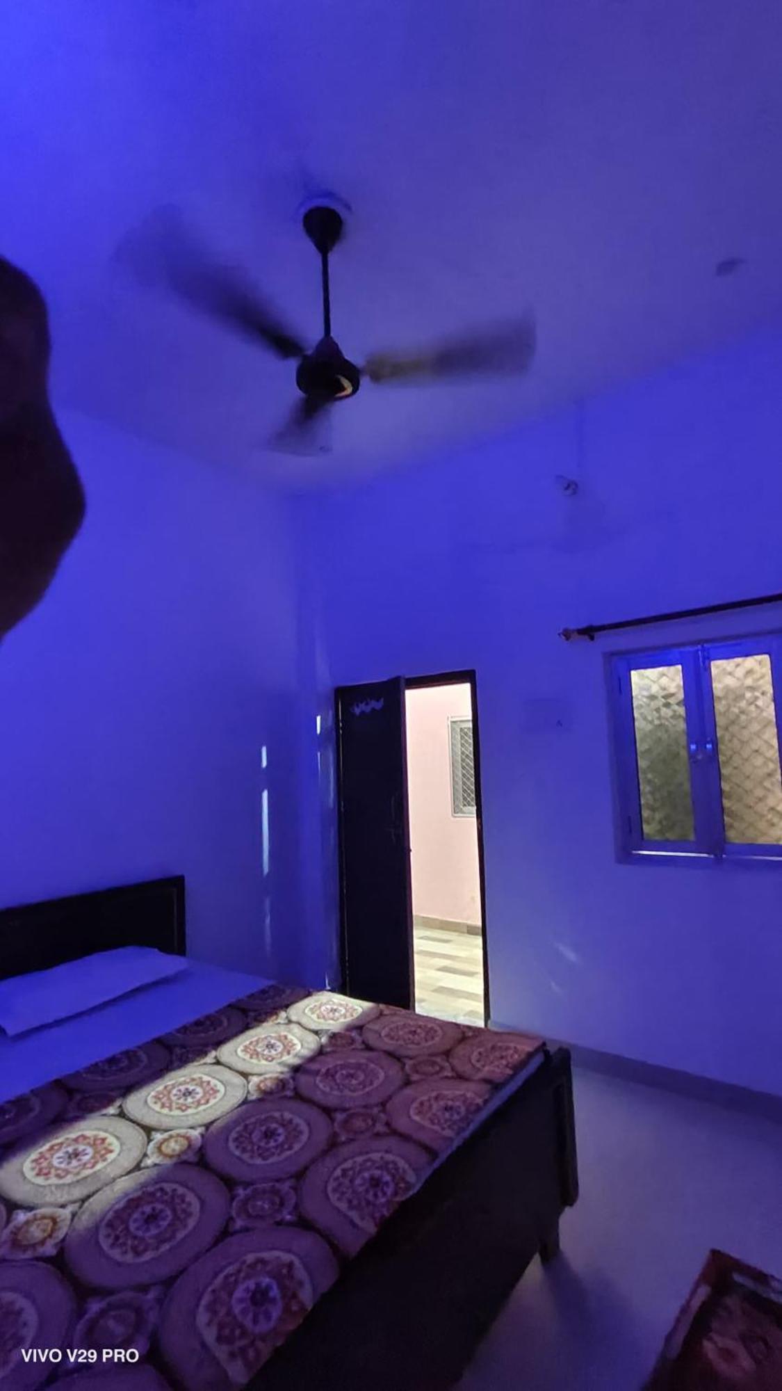 Maa Kaushalya Guest House In Ayodhya Eksteriør bilde